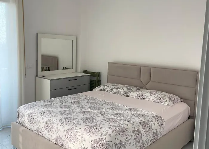 Sunset Apartment, Golem, Albania Seaview 公寓 格勒姆